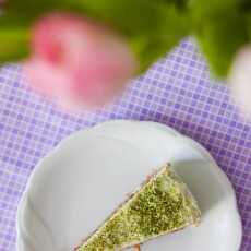 Przepis na Lekki tort orkiszowy z karobem i kremem cytrynowym (bez cukru)