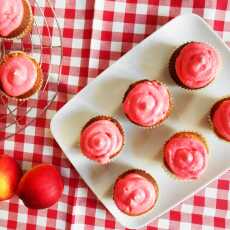 Przepis na Muffiny z nektarynkami i kremem waniliowym