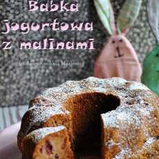 Przepis na Babka jogurtowa (kubeczkowa) z malinami