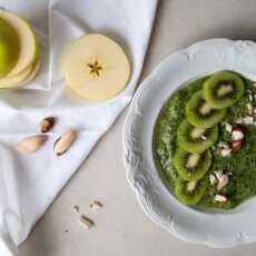 Przepis na Zielone smoothie ze szpinaku, banana, jabłka i kiwi