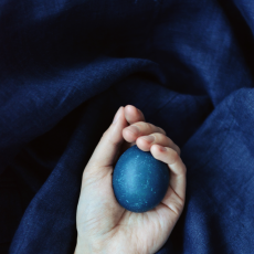 Przepis na Wielkanoc wielkich malarzy, czyli o barwieniu jajek w kapuście i nie tylko
