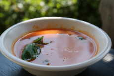 Przepis na Szybka zupa pomidorowa z soczewicą