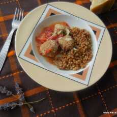 Przepis na Parmezanowe klopsiki z indyka w sosie pomidorowym
