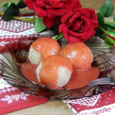 Przepis na Kluski z kaszy gryczanej z truskawkami w sosie truskawkowym