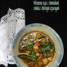 Przepis na Wiosenna zupa z ziemniakami, cukinią i zielonymi szparagami