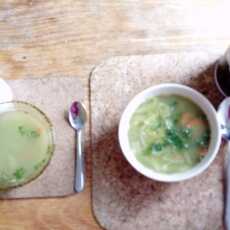 Przepis na Zupa z zielonego groszku z miętą (wegańska)