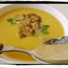 Przepis na Zupa (krem) z pieczarek - - Creamy Mushroom Soup - Vellutata di pratolini (champignon)