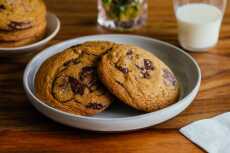 Przepis na Brown Butter and Toffee Chocolate Chip Cookie Recipe