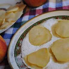 Przepis na Delikatnie imbirowe naleśniki z jabłkiem
