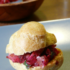 Przepis na Wytrawne ptysie faszerowane pieczonym kurczakiem, burakami i kaszą gryczaną /Savory profiterole stuffed with backed chicken, beets and buckwheat