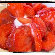 Przepis na Truskawki z kremem serowym (deser) - Strawberries With Mascarpone Whipped Cream - Fragole alla crema di mascarpone