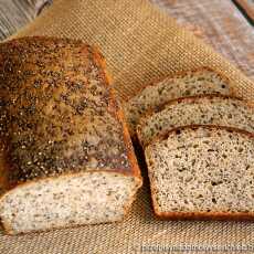 Przepis na Chleb z zaparzaną mąką gryczaną i chia