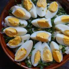 Przepis na Sałatka ziemniaczana z jajkami w maślankowym sosie – świetna do grilla