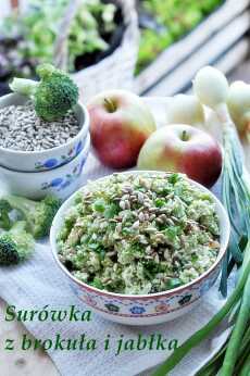 Przepis na Surówka z brokuła i jabłka