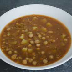 Przepis na Sycąca zupa z ciecierzycą i soczewicą