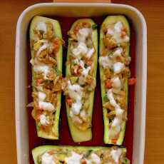 Przepis na Cukinia faszerowana kurczakiem i beszamelem / Chicken and Bechamel Stuffed Zucchini