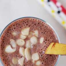 Przepis na Kakao + banan + płatki migdałowe + mleko migdałowe