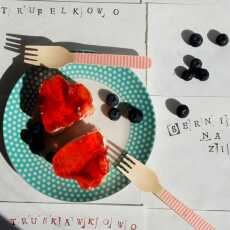 Przepis na Pyszny sernik na zimno z galaretką i truskawkami
