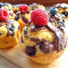 Przepis na Muffinki z białą czekoladą i owocami