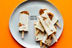 Przepis na Carrot Cake Cream Cheese Pudding Pops Recipe