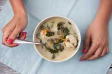 Przepis na Zupa z sałatą i klopsikami