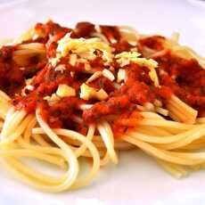 Przepis na Spaghetti napoli, czyli domowy sos pomidorowy.