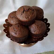 Przepis na Muffinki czekoladowe z kawałkami czekolady