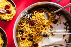 Przepis na Chinese Sausage and XO Sauce Noodles