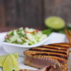 Przepis na Grillowany stek z tuńczyka z azjatycką mizerią