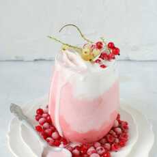 Przepis na Red currant & raspberry lassi!