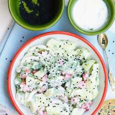 Przepis na Sałatka z papryki i ogórka zielonego w jogurcie z czarnuszką