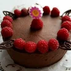 Przepis na Tort czekoladowy z malinami - wyśmienity!