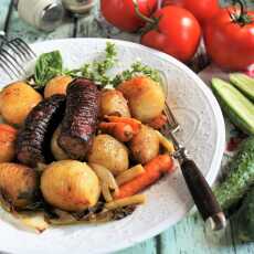 Przepis na Ziemniaki grillowane z warzywami i kiełbasą