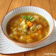 Przepis na Zupa z podsmażanymi warzywami i groszkiem