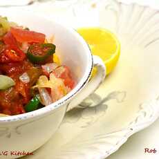 Przepis na Okra w pikantnym sosie pomidorowym