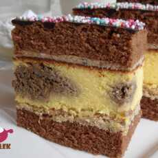 Przepis na Ciasto czekoladowe z wkładką serowo-orzechową