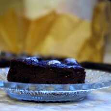 Przepis na Czekoladowe ciasto z cukinii z borówkami
