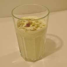 Przepis na Idealne na upały: Hinduskie pistacjowe lassi