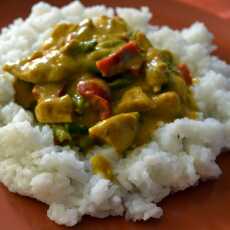 Przepis na Curry z kurczakiem, papryka i fasolką szparagową 