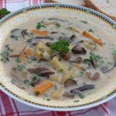 Przepis na Zupa grzybowa ze świezych grzybów z ziemniakami