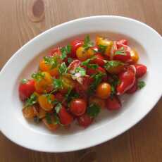 Przepis na Sałatka z pomidorów i kaparów