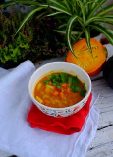 Przepis na Zupa ziemniaczano-dyniowa z aromacie curry