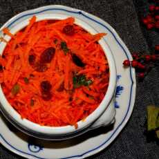 Przepis na Arabska surówka z marchewki