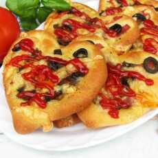 Przepis na Pizzerinki z pieczarkami, szynką i oliwkami