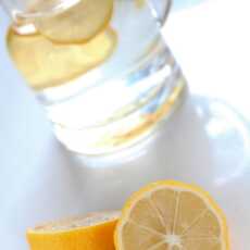 Przepis na Zacznij dzień od szklanki wody z cytryną