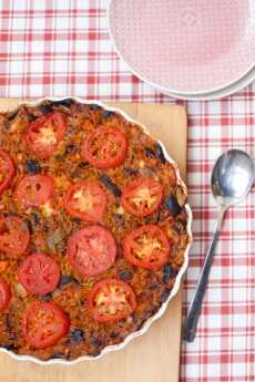 Przepis na Zapiekanka makaronowa z bakłażanem i pomidorami