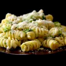 Przepis na Makaron z brokułami i serem pleśniowym. Proste i pyszne danie prosto z Italii
