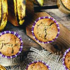 Przepis na Pełnoziarniste muffiny z masłem orzechowym i bananami