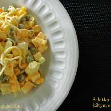 Przepis na Sałatka z selerem, ananasem, żółtym serem i jajkami