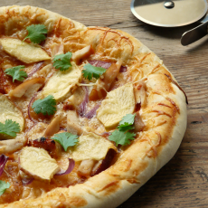 Przepis na Pizza z pieczonym kurczakiem i jabłkami /Chicken and apple pizza